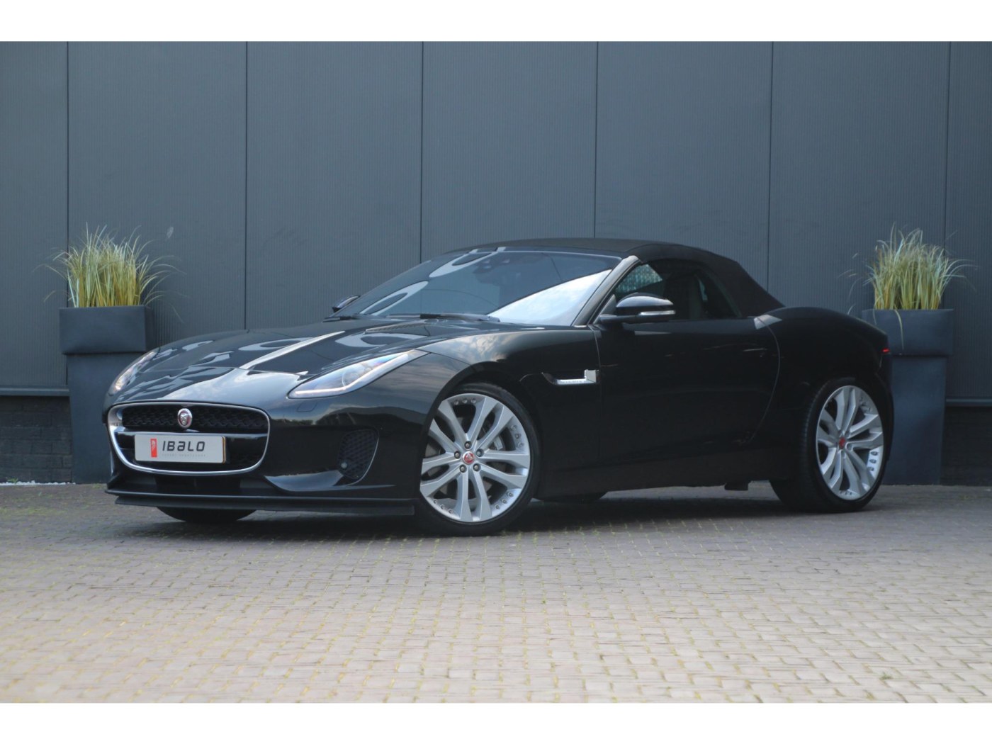 Jaguar F-Type P340 R-Dynamic | NL-auto | Drive pack | 20 inch | — foto 6 van 50