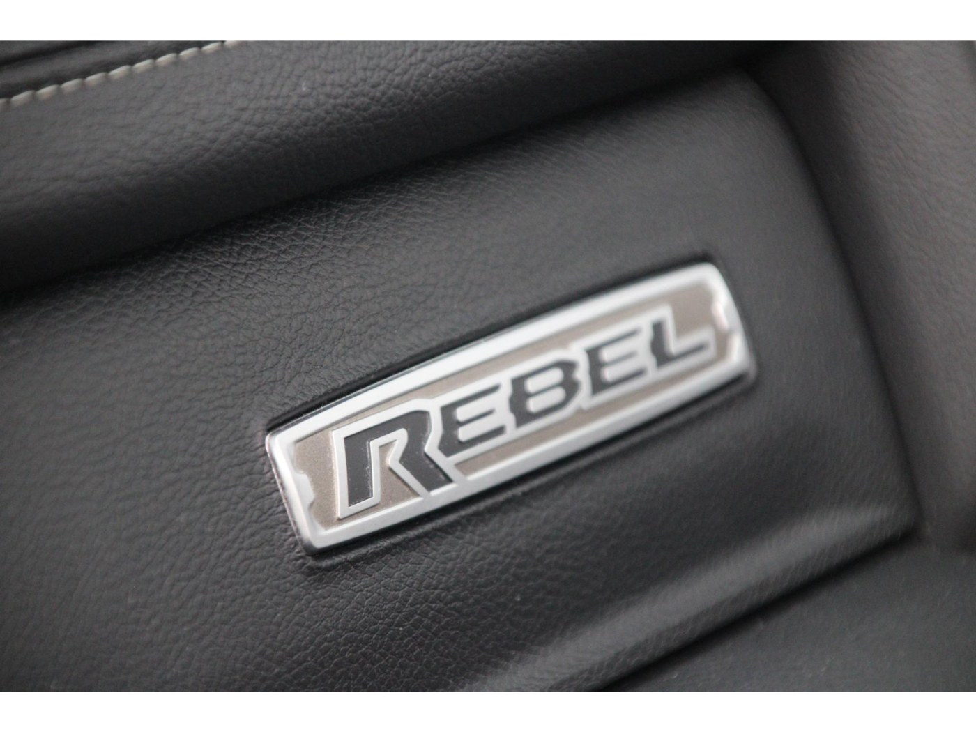 Dodge RAM 1500 REBEL | LPG 200L | 3.500kg trekhaak | 12 inch Uconnect | — foto 26 van 52