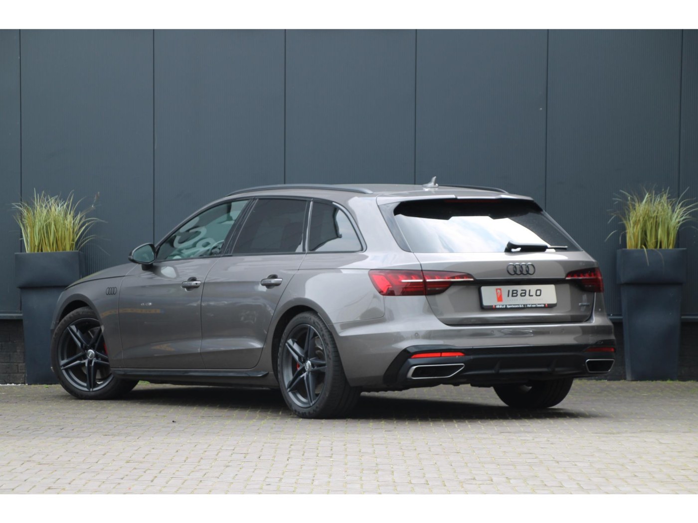 Audi A4 Avant 45 TFSI Quattro Edition One | 245pk | S Stoelen | Trekhaak | B&O | MHEV | — foto 9 van 33