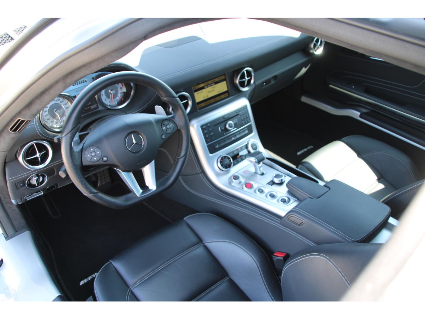 Mercedes-Benz SLS AMG Coupé — foto 24 van 47