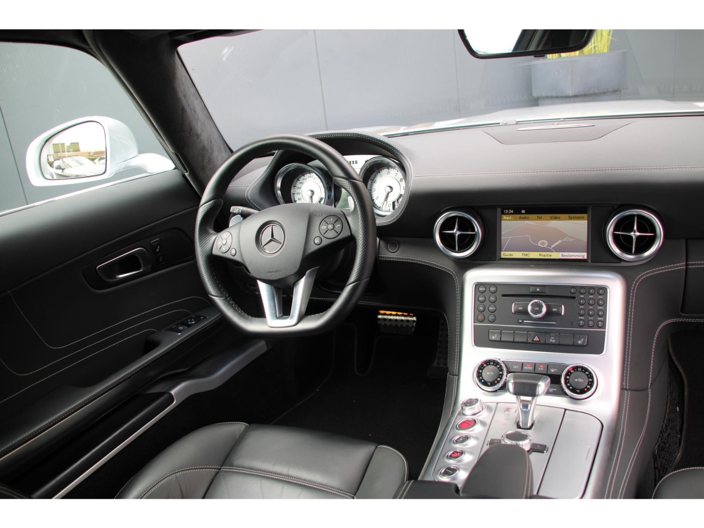 Mercedes-Benz SLS AMG Coupé — foto 3 van 47