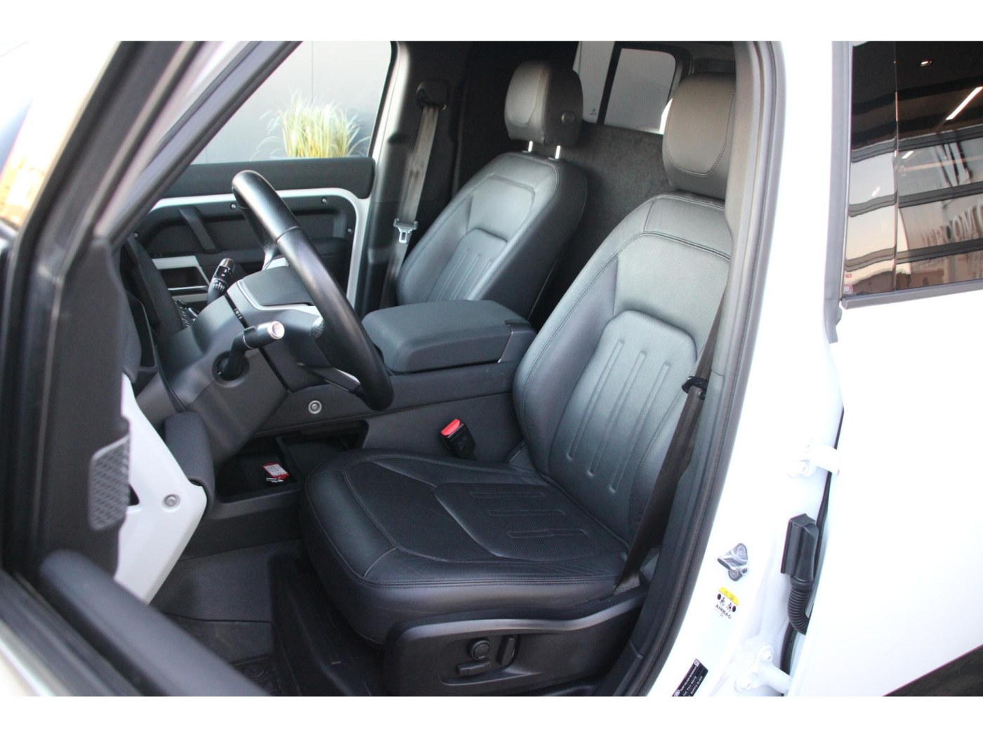 Land Rover Defender 110 D250 MHEV SE | Grijs kenteken | Geen BPM | — foto 4 van 53