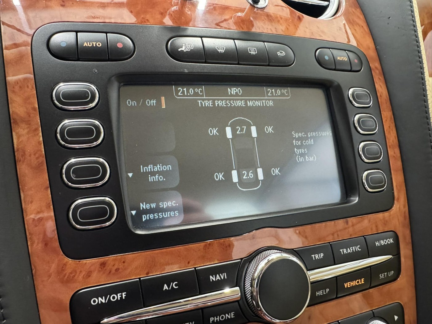 Bentley Continental GTC W12 560pk | Youngtimer | BTW | Nieuwe kap | Carplay — foto 36 van 57