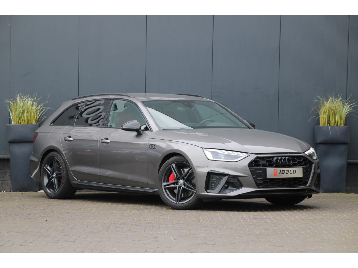 Audi A4 Avant 45 TFSI Quattro Edition One | 245pk | S Stoelen | Trekhaak | B&O | MHEV | — foto 6 van 33