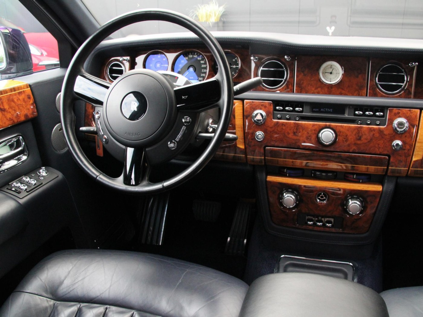 Rolls-Royce Phantom VII 6.75 EWB | Power Close Doors | — foto 4 van 102