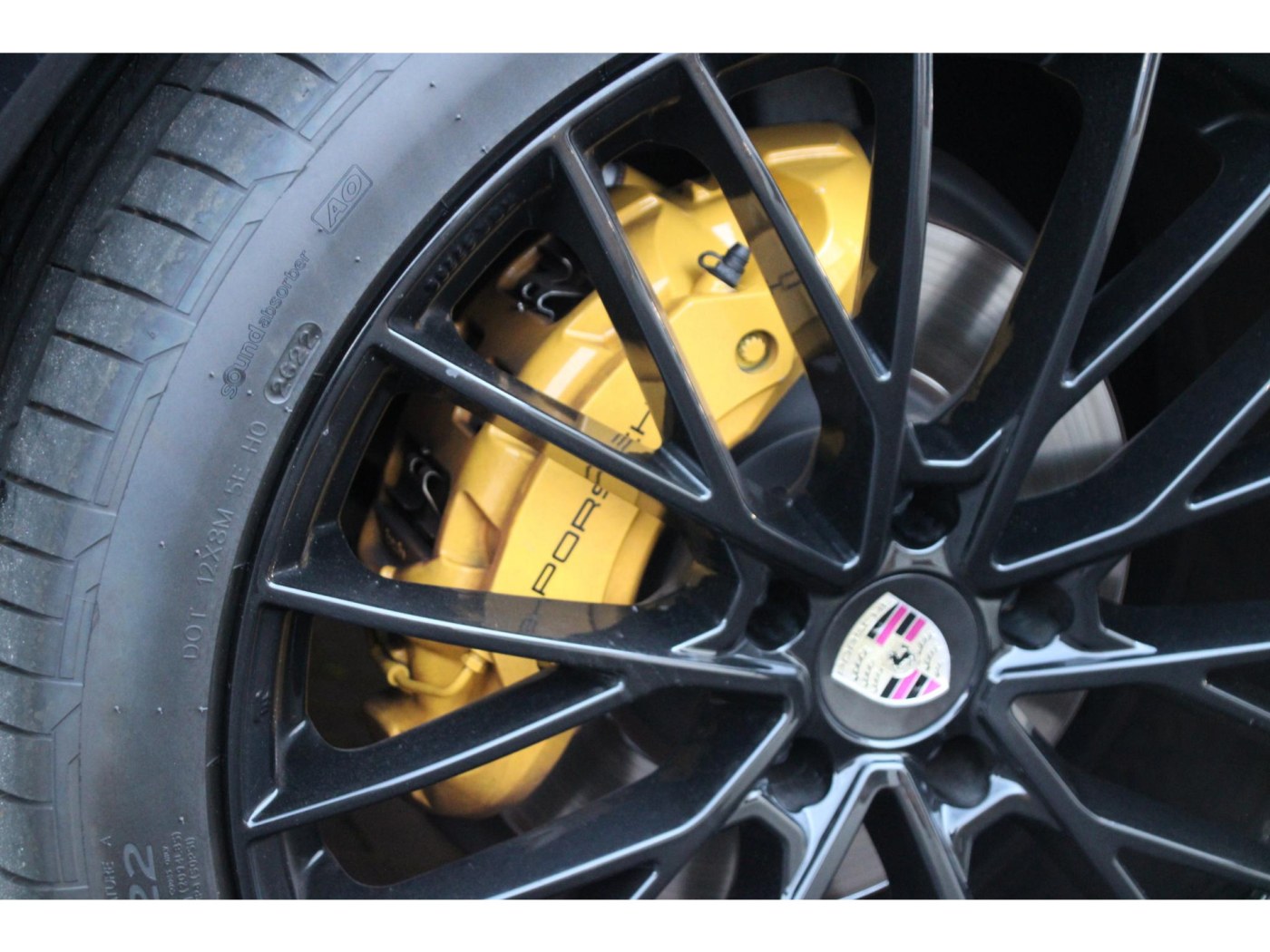 Porsche Cayenne 3.0 | MY2018 | PDCC | Capristo | 22” | pano | achteras | — foto 13 van 46