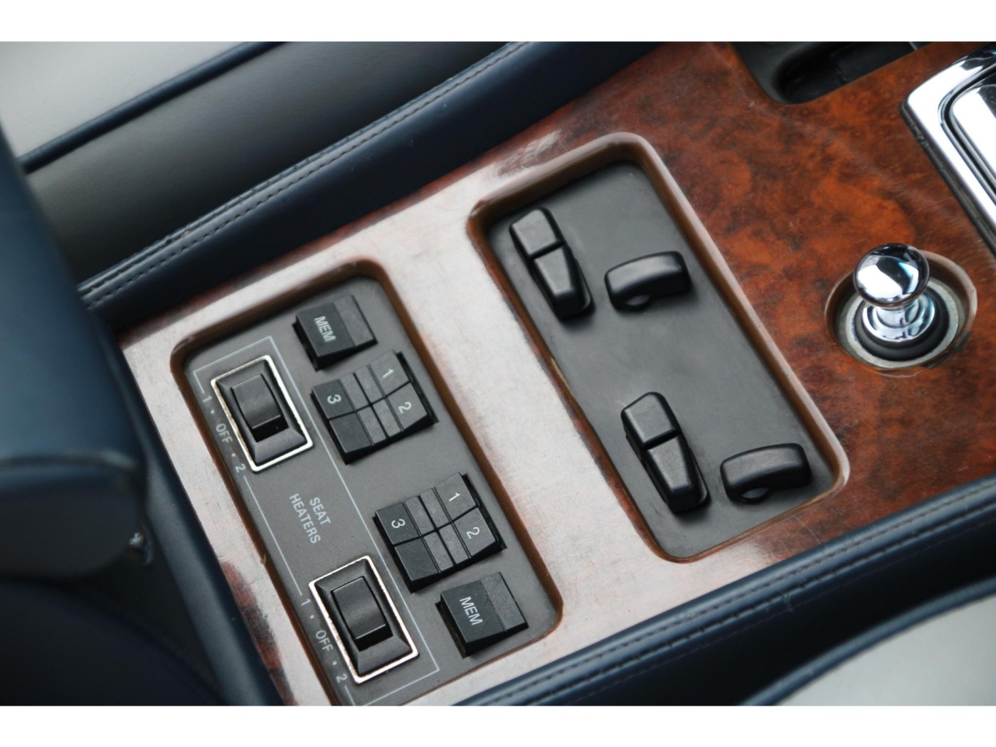 Bentley Azure 6.75 V8 Convertible | 390pk | 750Nm | Youngtimer | Historie | — foto 18 van 44