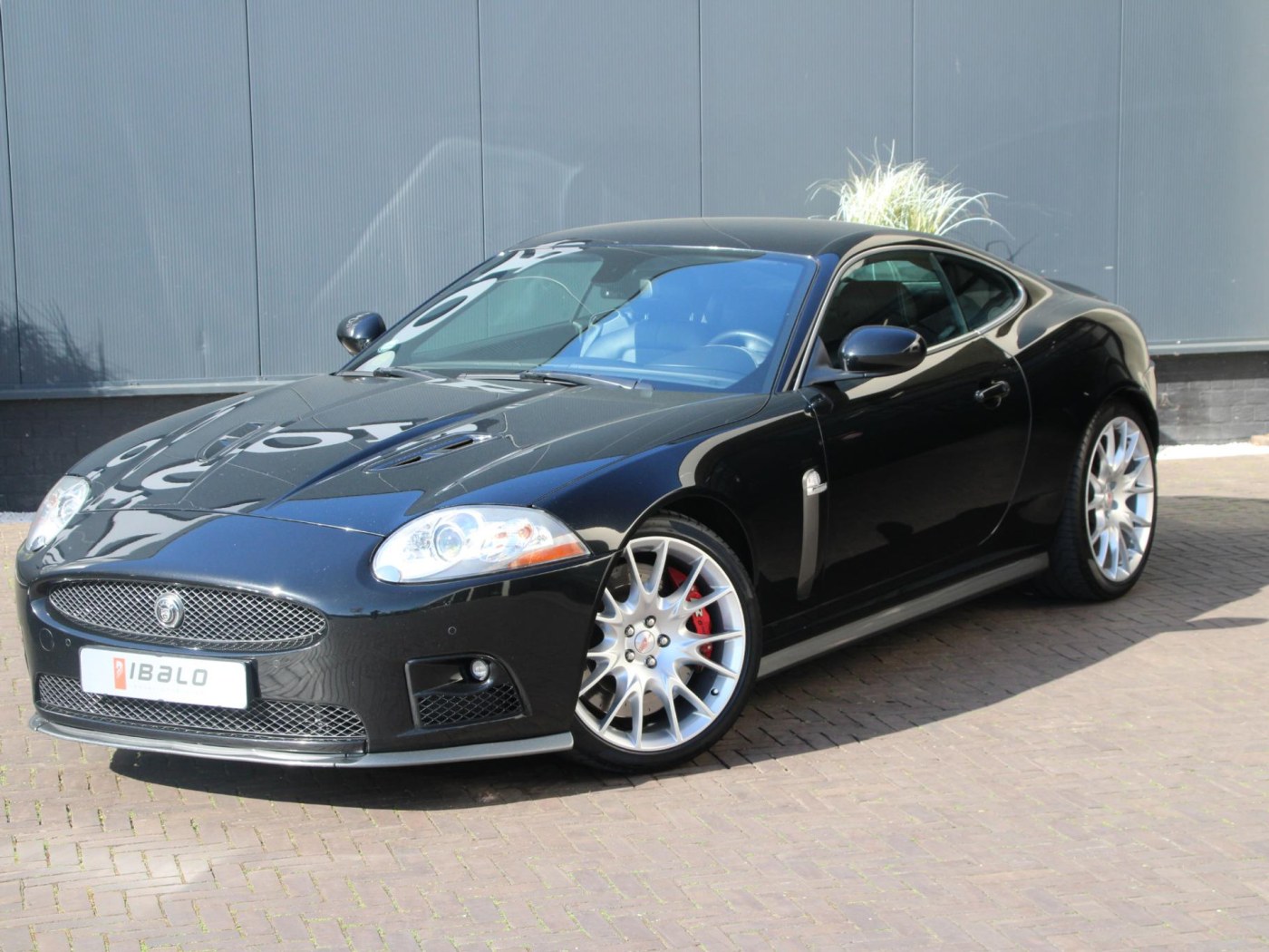 Jaguar XKR-S 4.2 V8 Coupé | 1 van 150 | B&W audio | NL-auto — foto 12 van 71