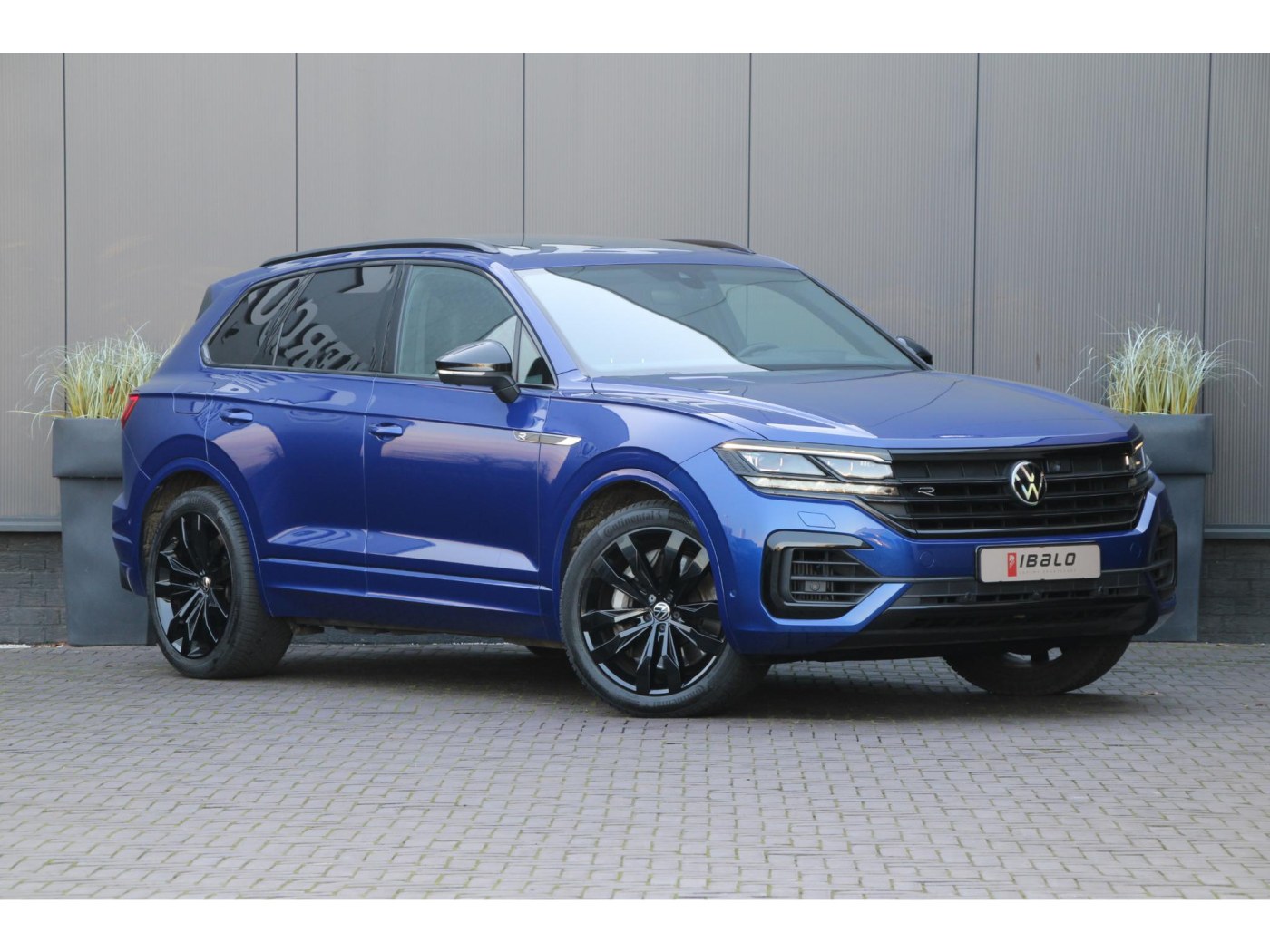 Volkswagen Touareg R 4Motion | 462pk | Massage | Nachtzicht | — foto 28 van 64