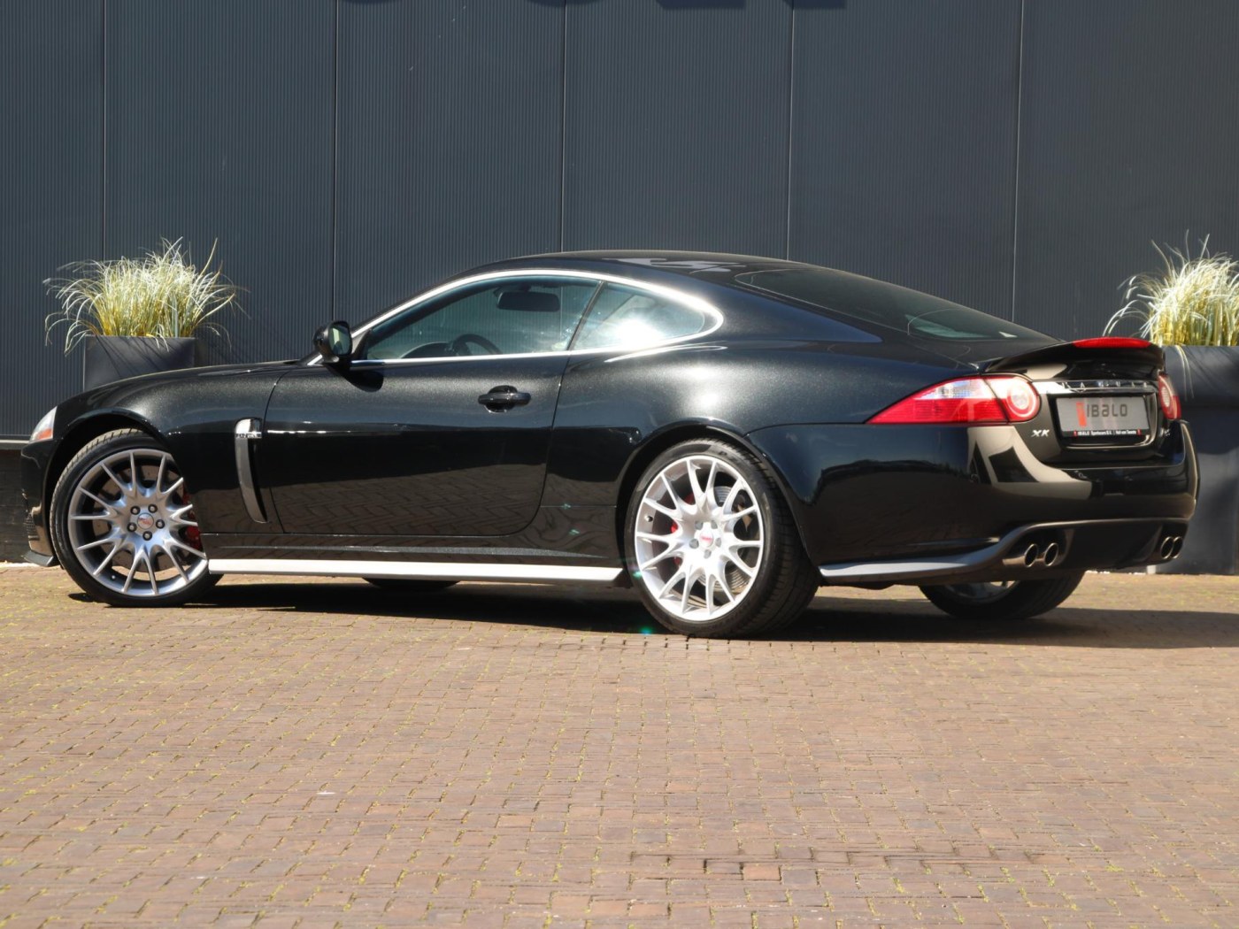 Jaguar XKR-S 4.2 V8 Coupé | 1 van 150 | B&W audio | NL-auto — foto 38 van 71