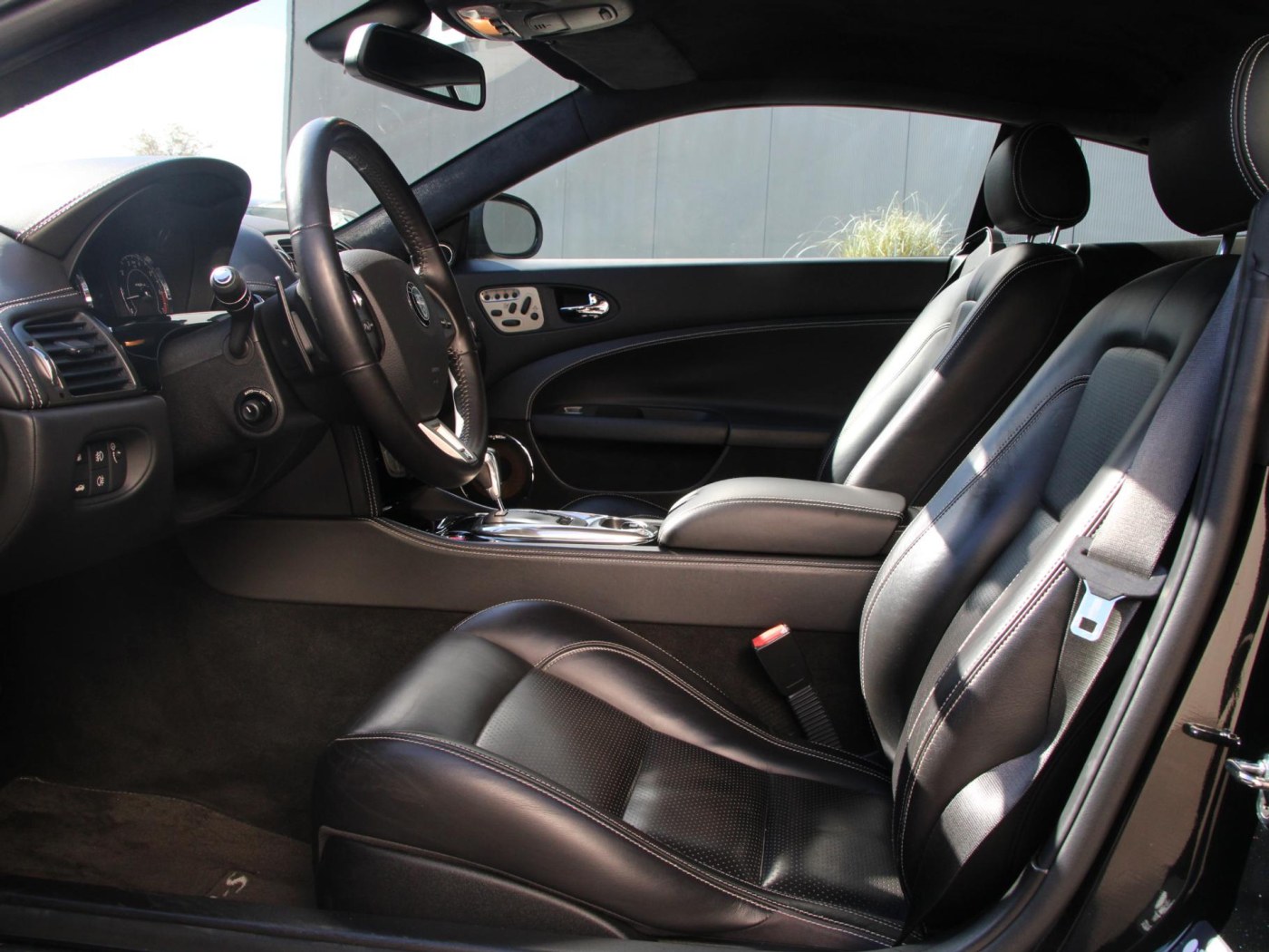 Jaguar XKR-S 4.2 V8 Coupé | 1 van 150 | B&W audio | NL-auto — foto 4 van 71