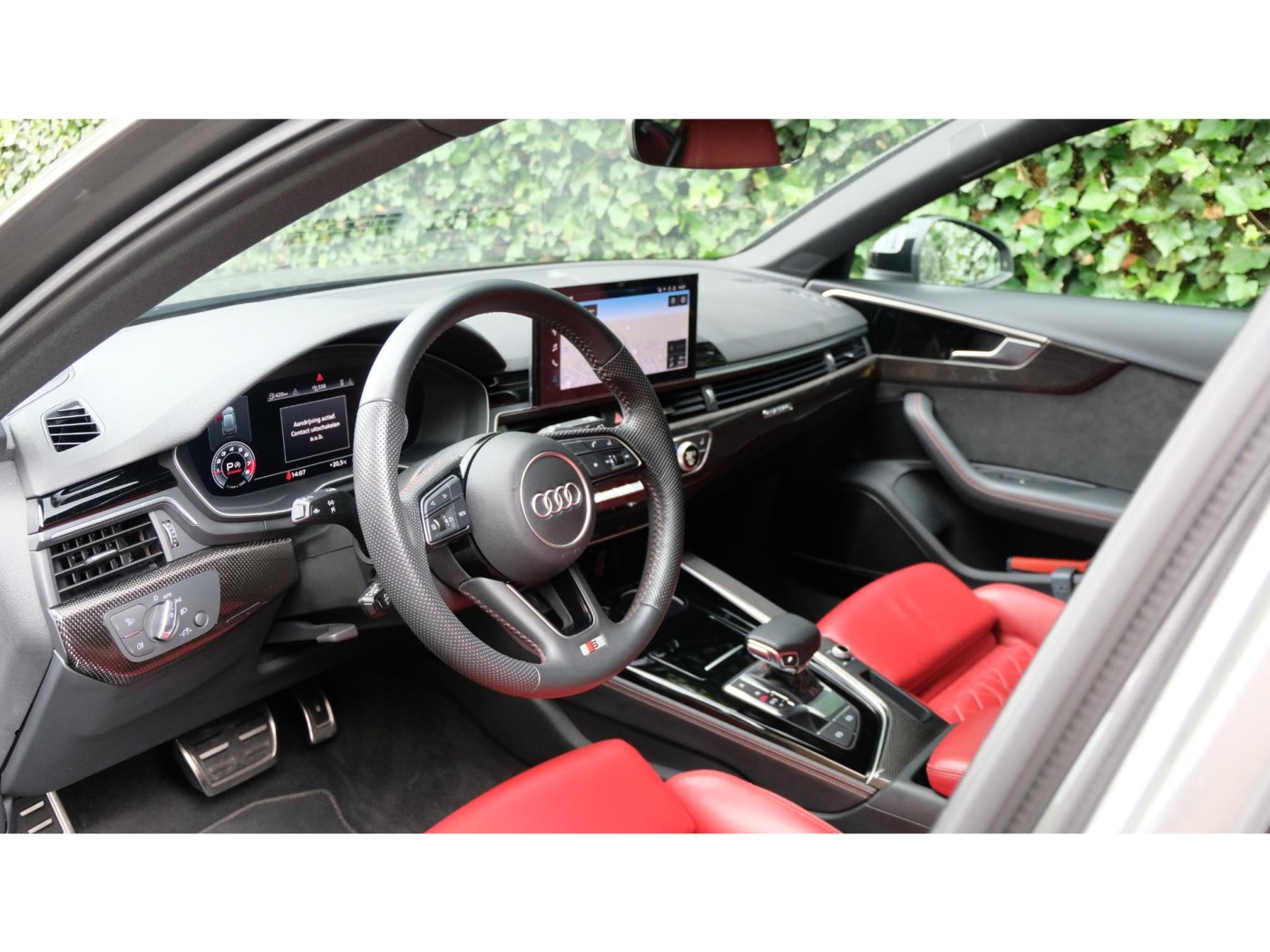 Audi A4 Avant 45 TFSI Quattro Edition One | 245pk | S Stoelen | Trekhaak | B&O | MHEV | — foto 15 van 33