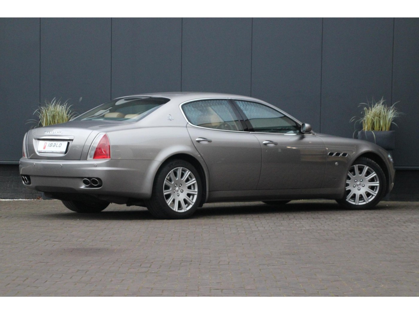 Maserati Quattroporte 4.2 Duo Select | Nieuwstaat | Historie | 400pk V8 | — foto 2 van 41
