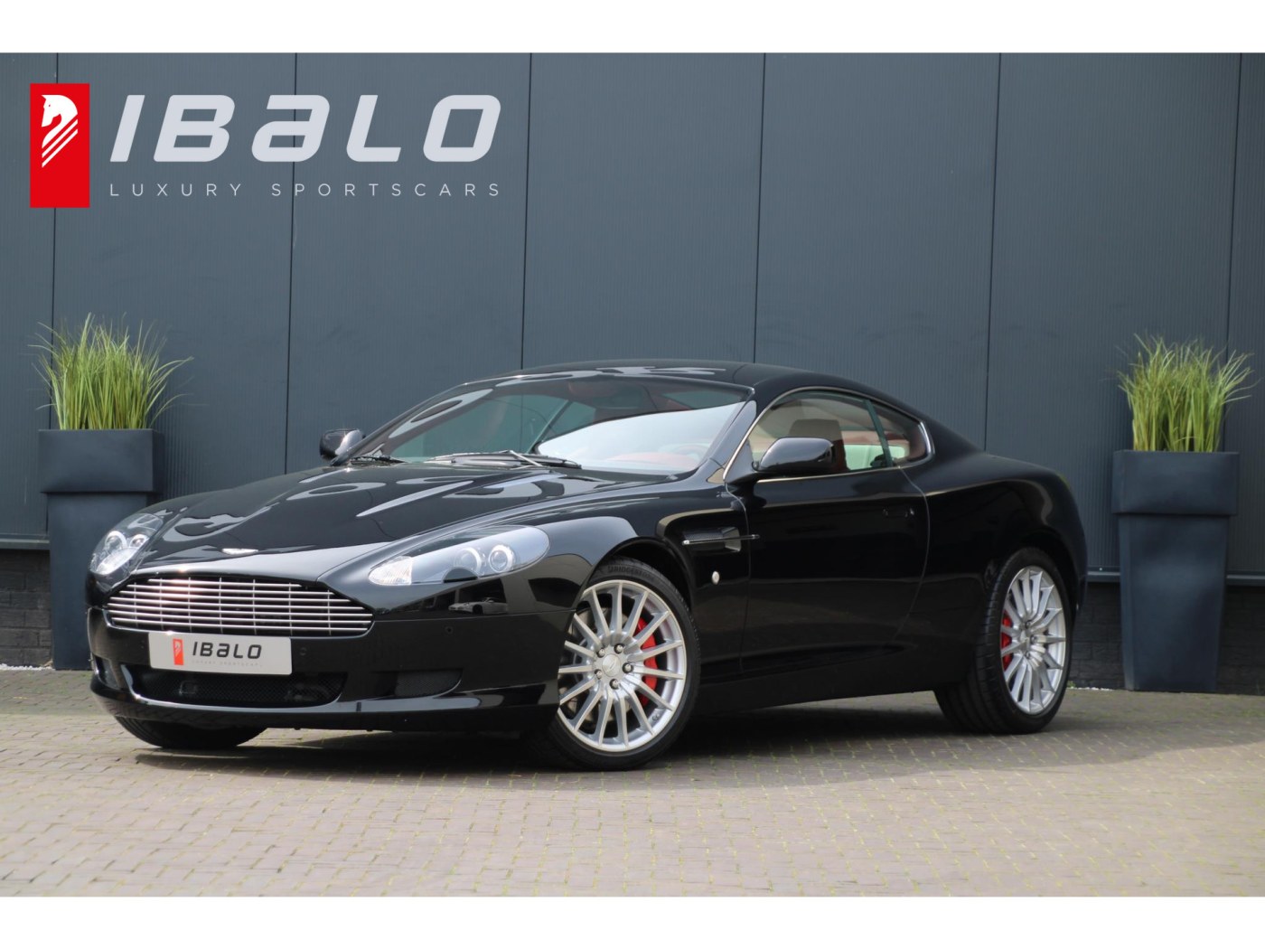 Aston Martin DB9 V12 Touchtronic | 470hp | Only 218km | — foto 1 van 39