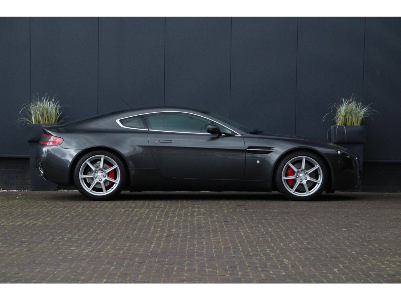 Aston Martin V8 Vantage | Handbak 6 | Youngtimer | BTW-auto | — foto 22 van 45