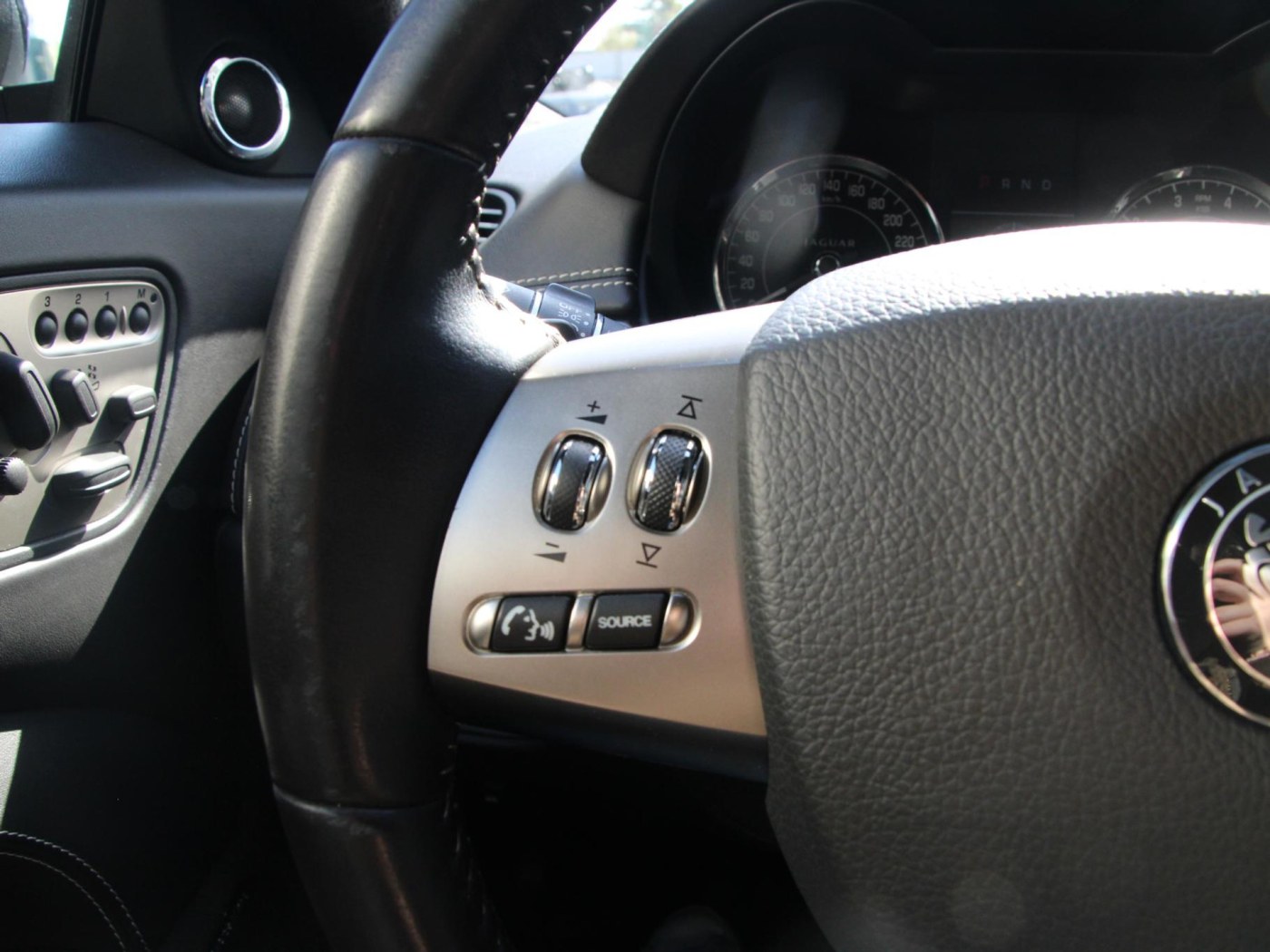 Jaguar XKR-S 4.2 V8 Coupé | 1 van 150 | B&W audio | NL-auto — foto 10 van 71