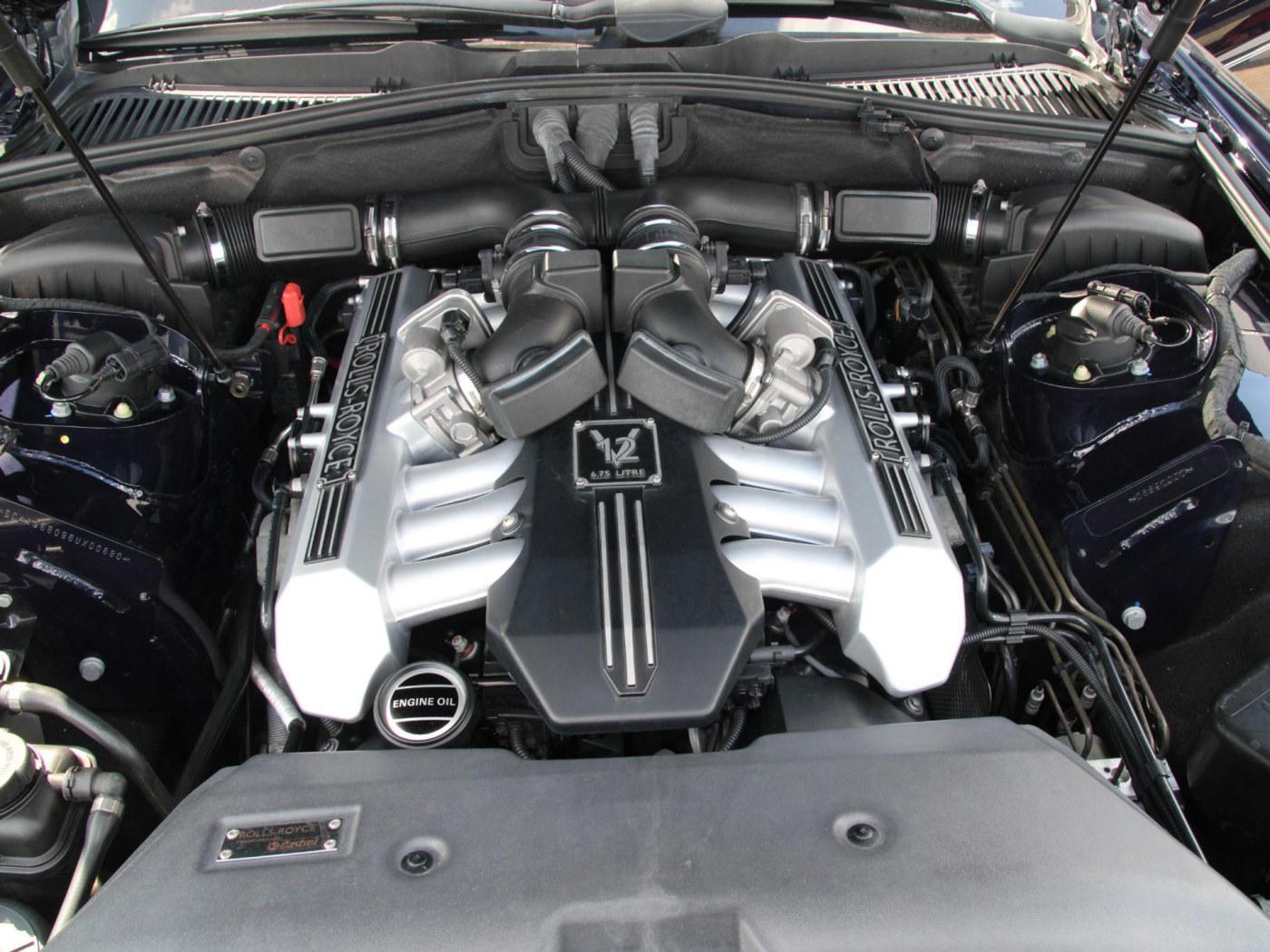 Rolls-Royce Phantom VII 6.75 EWB | Power Close Doors | — foto 18 van 102