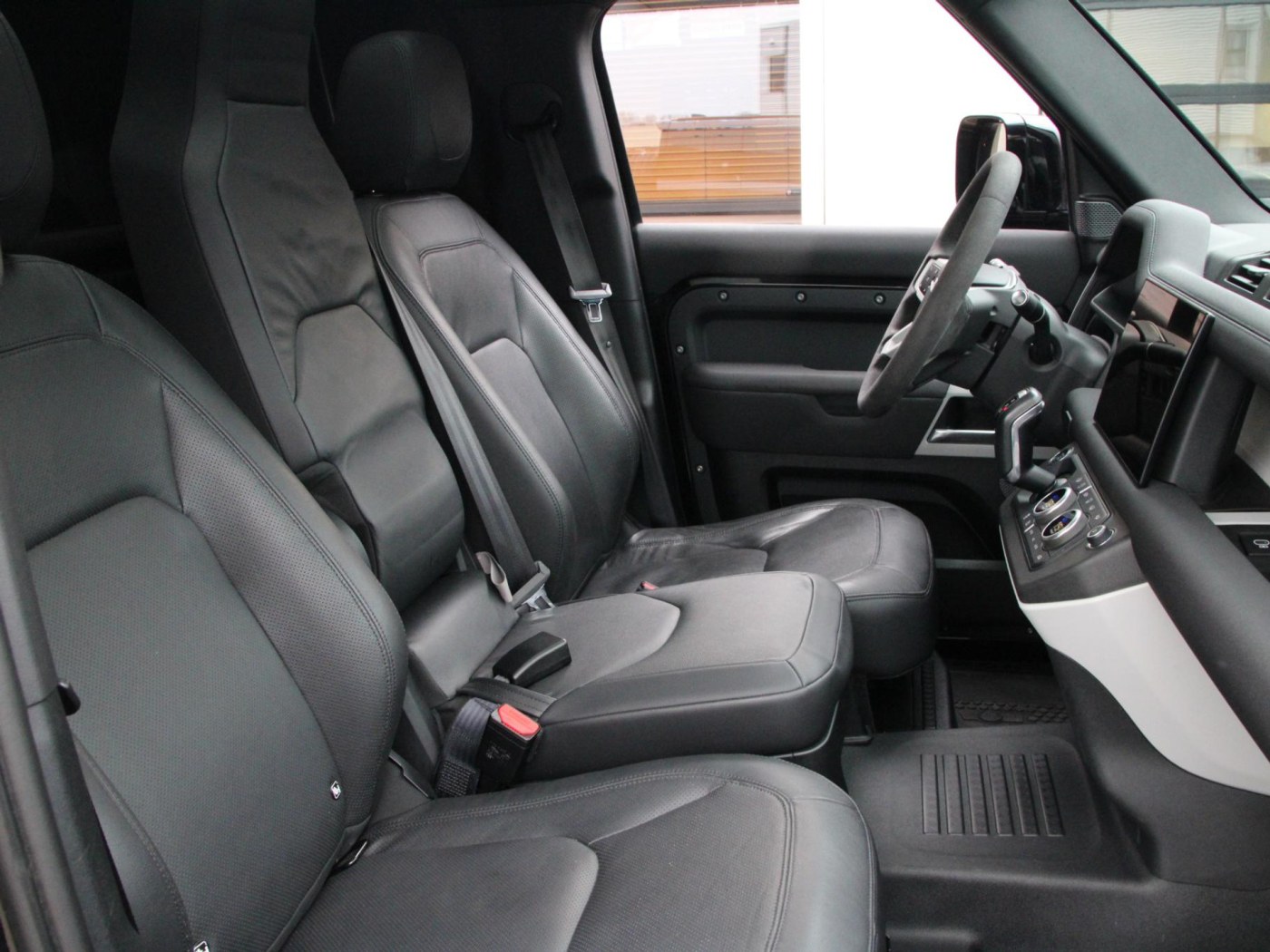 Land Rover Defender 3.0 D250 110 MHEV X-Dynamic HSE — foto 5 van 38