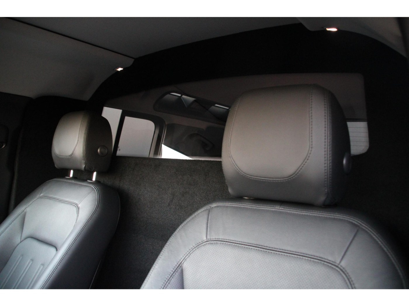 Land Rover Defender 110 D250 MHEV SE | Grijs kenteken | Geen BPM | — foto 10 van 53