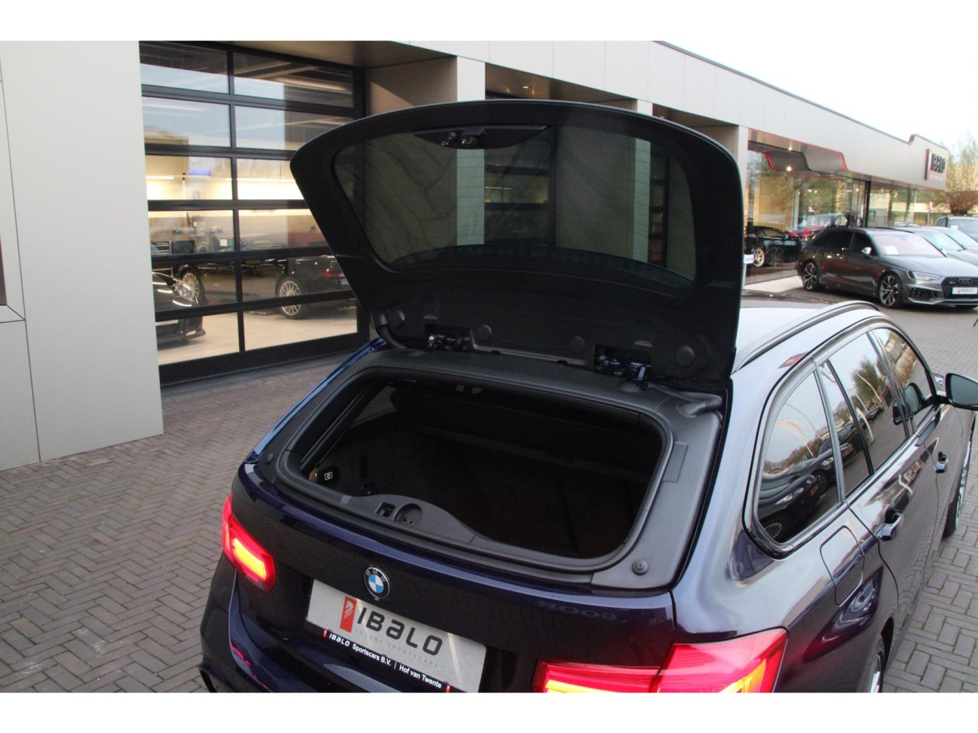 BMW 3-serie Touring 340i xDrive M-Sport | Trekhaak | El. stoelen | — foto 35 van 35