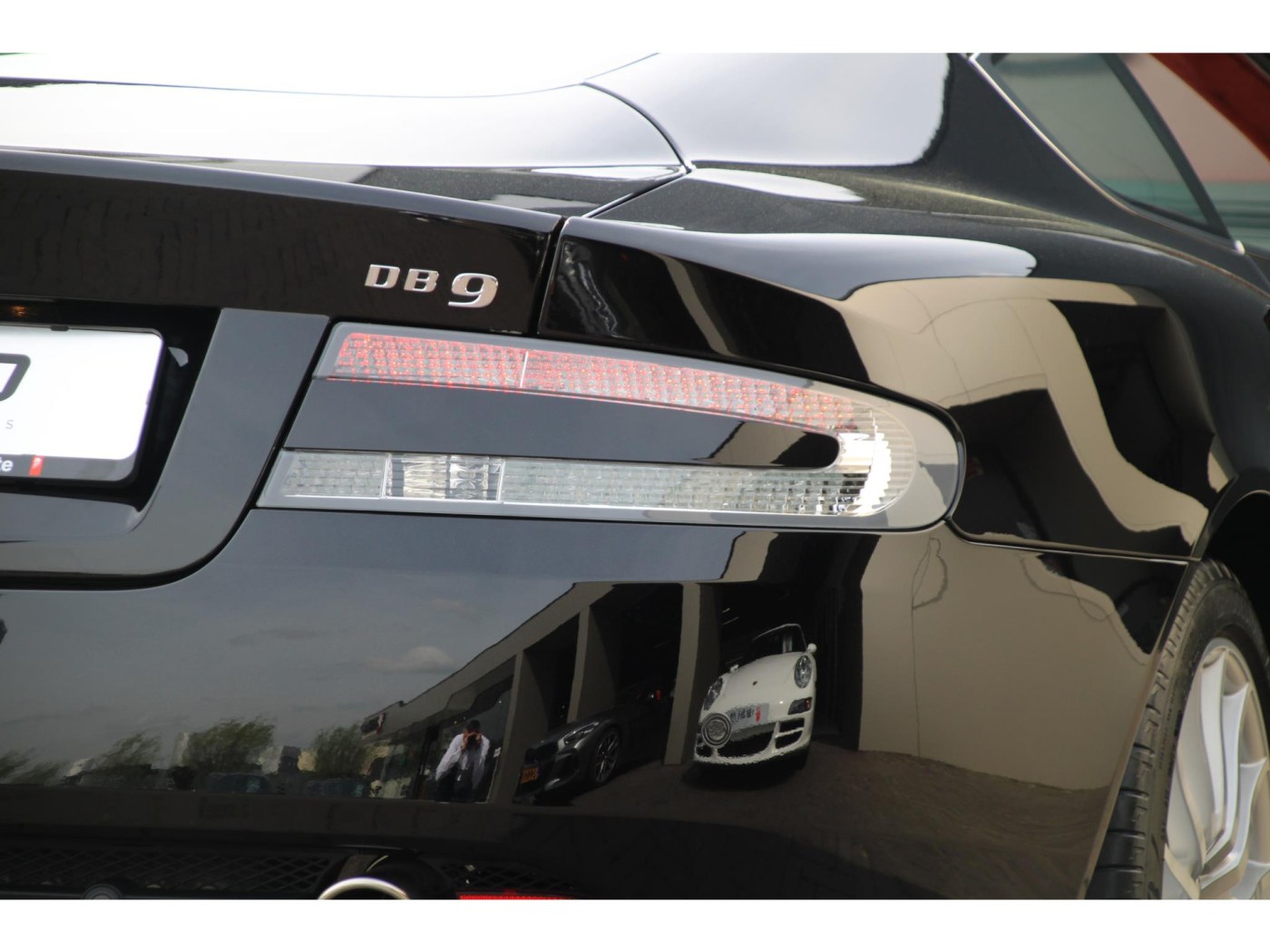 Aston Martin DB9 V12 Touchtronic | 470hp | Only 218km | — foto 12 van 39