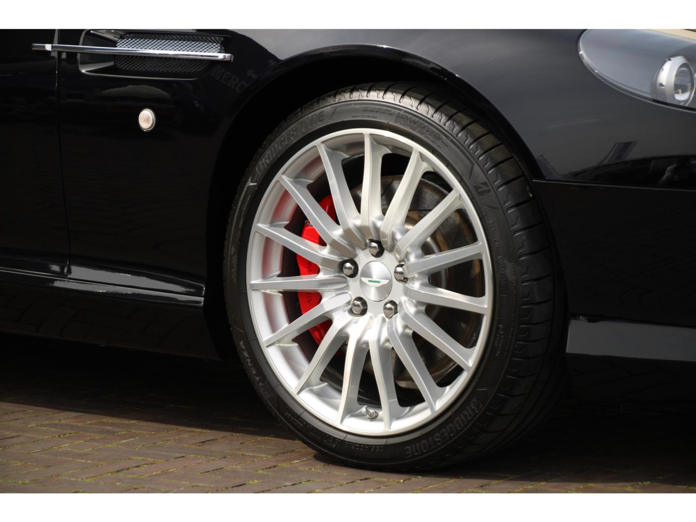 Aston Martin DB9 V12 Touchtronic | 470hp | Only 218km | — foto 11 van 39