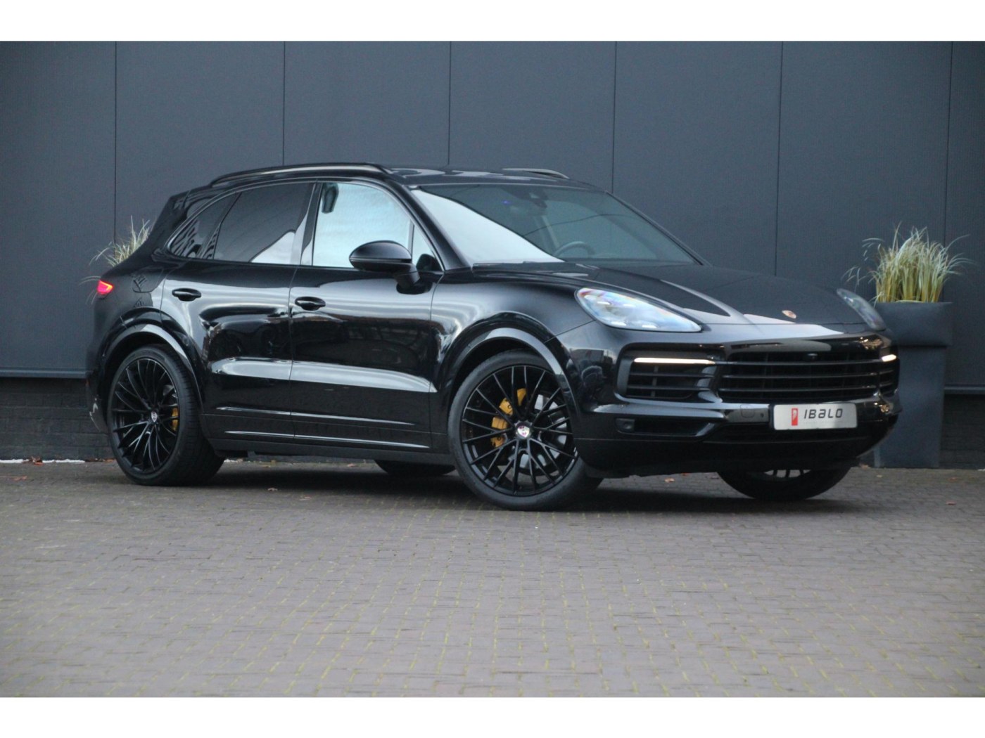 Porsche Cayenne 3.0 | MY2018 | PDCC | Capristo | 22” | pano | achteras | — foto 38 van 46