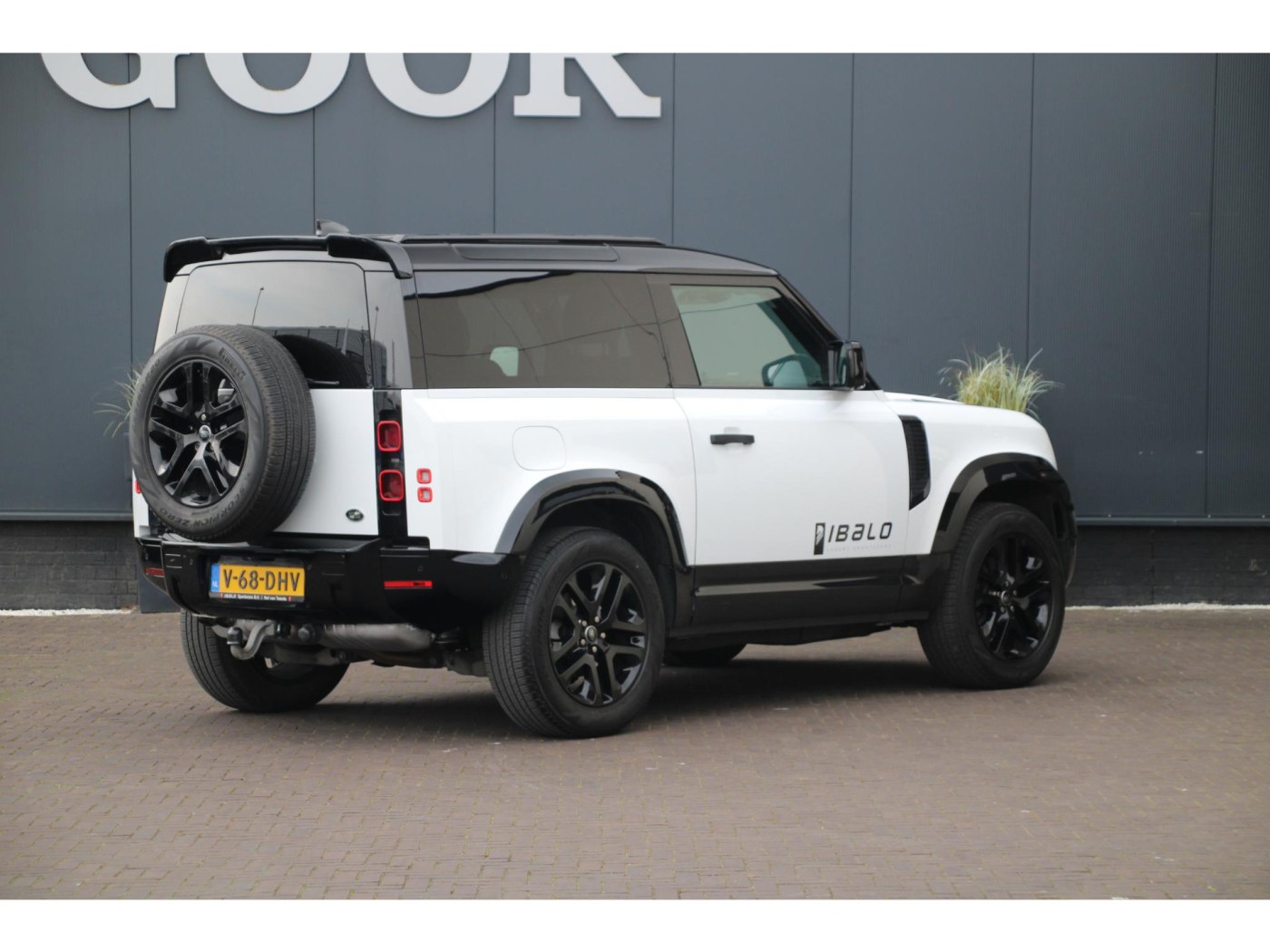 Land Rover Defender 90 D250 | Grijs Kenteken | BPM Vrij | — foto 2 van 13