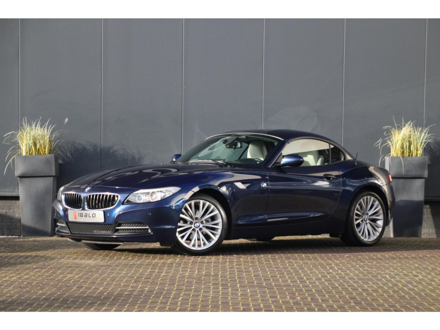 BMW Z4 Roadster sDrive23i | 6-cilinder 204pk | Design Pure White | Zeer luxe | — foto 5 van 33