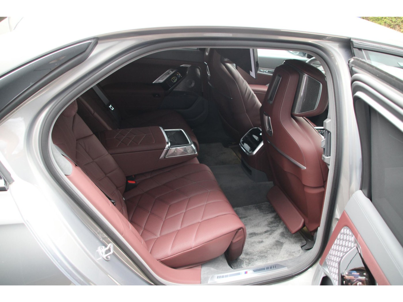 BMW 7-serie M760e xDrive | M-Sport Pro | Executive Lounge | — foto 34 van 43