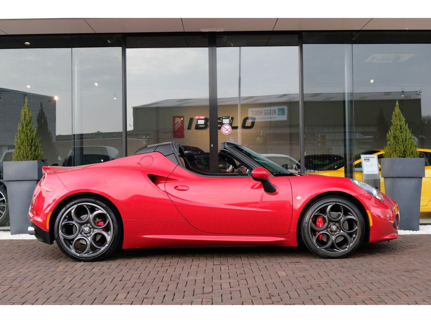 Alfa Romeo 4C Spider 1750TBI TCT - 240pk - Rosso Competizione - — foto 4 van 40