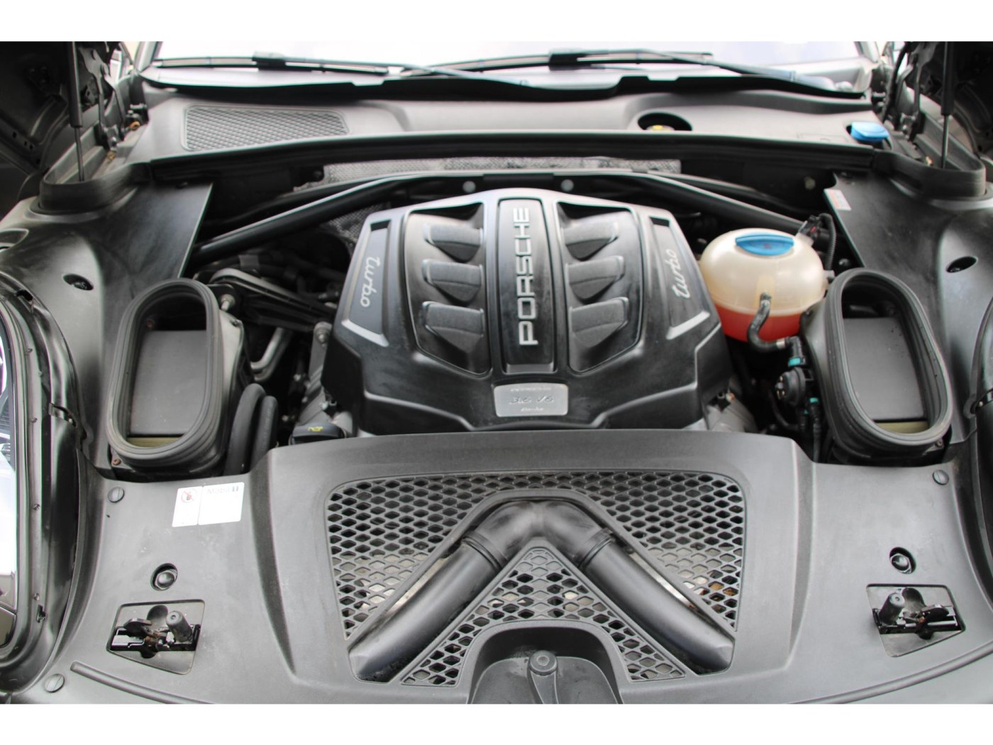 Porsche Macan 3.6 Turbo | 400pk | NL-auto | Trekhaak | ACC | — foto 39 van 41