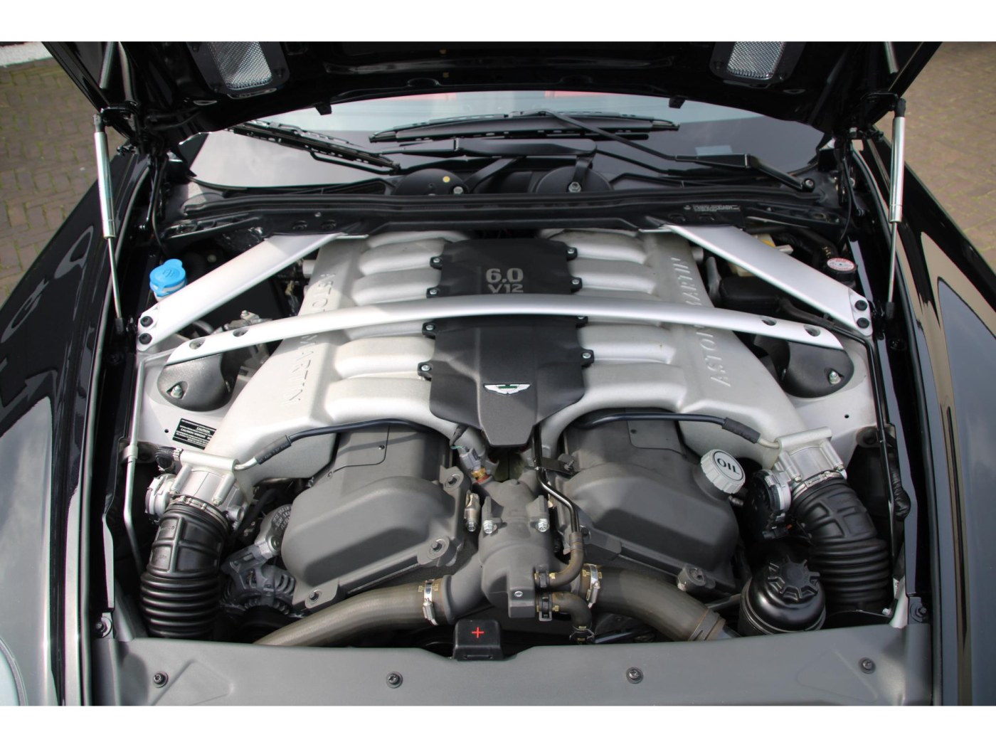 Aston Martin DB9 V12 Touchtronic | 470hp | Only 218km | — foto 24 van 39