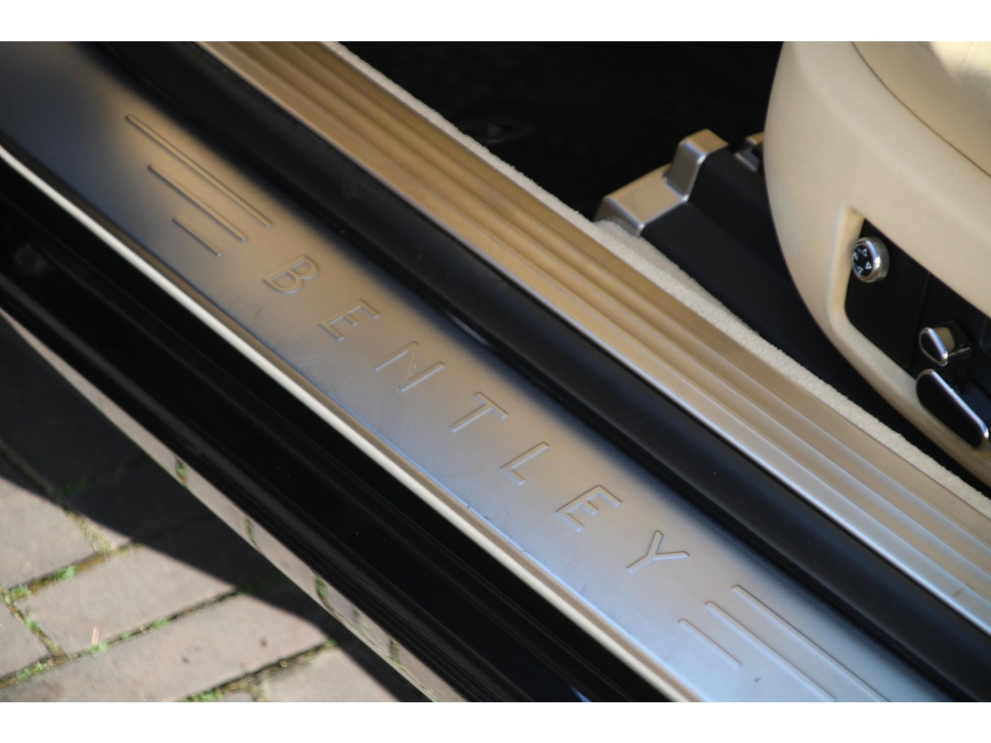Bentley Continental GTC W12 560pk | Youngtimer | BTW | Nieuwe kap | Carplay — foto 16 van 57