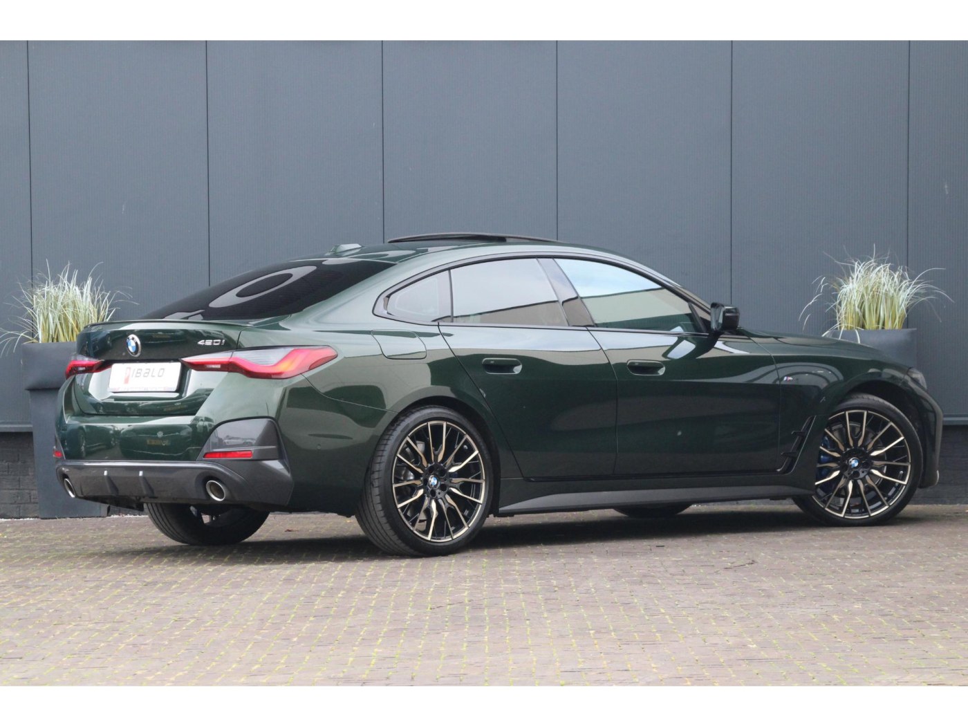 BMW 4-serie Gran Coupé 420i M-Sport Pro | M-stoelen | Schuifdak | Trekhaak | — foto 2 van 41