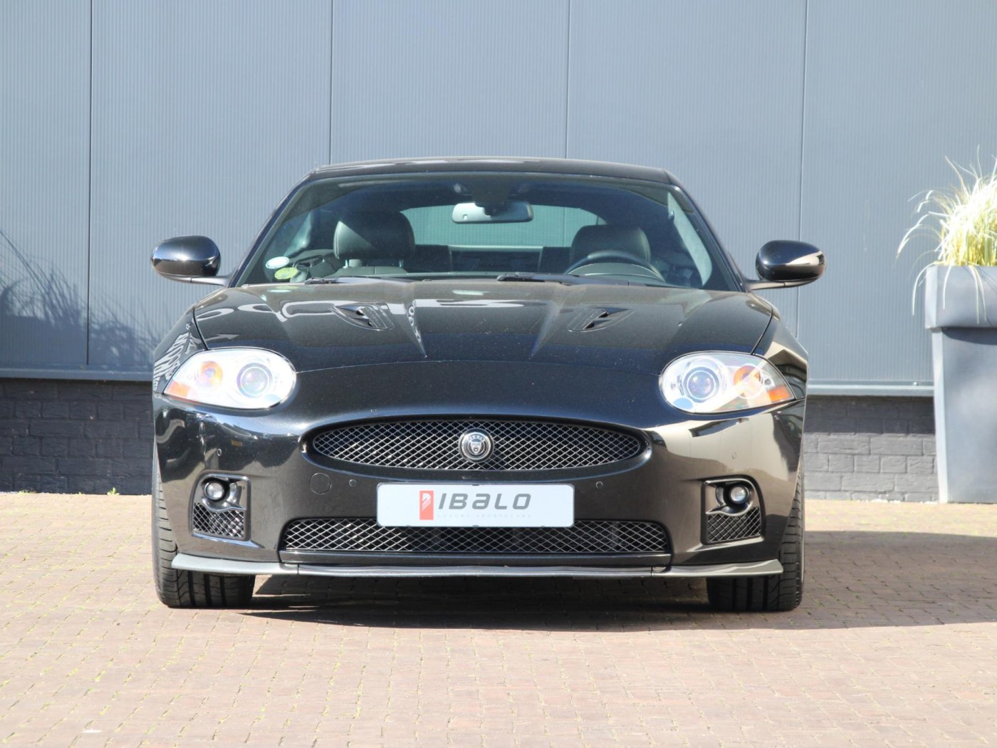 Jaguar XKR-S 4.2 V8 Coupé | 1 van 150 | B&W audio | NL-auto — foto 29 van 71