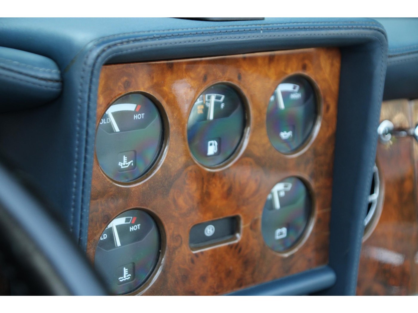 Bentley Azure 6.75 V8 Convertible | 390pk | 750Nm | Youngtimer | Historie | — foto 38 van 44