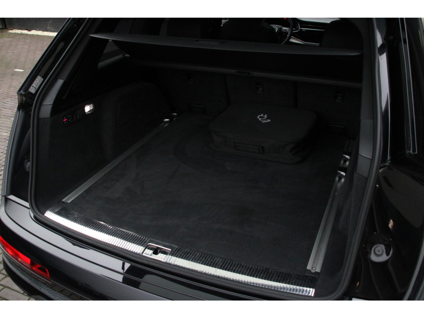 Audi Q7 60 TFSIe Competition | 456pk | S-Stoelen | Trekhaak | BOSE | — foto 35 van 45