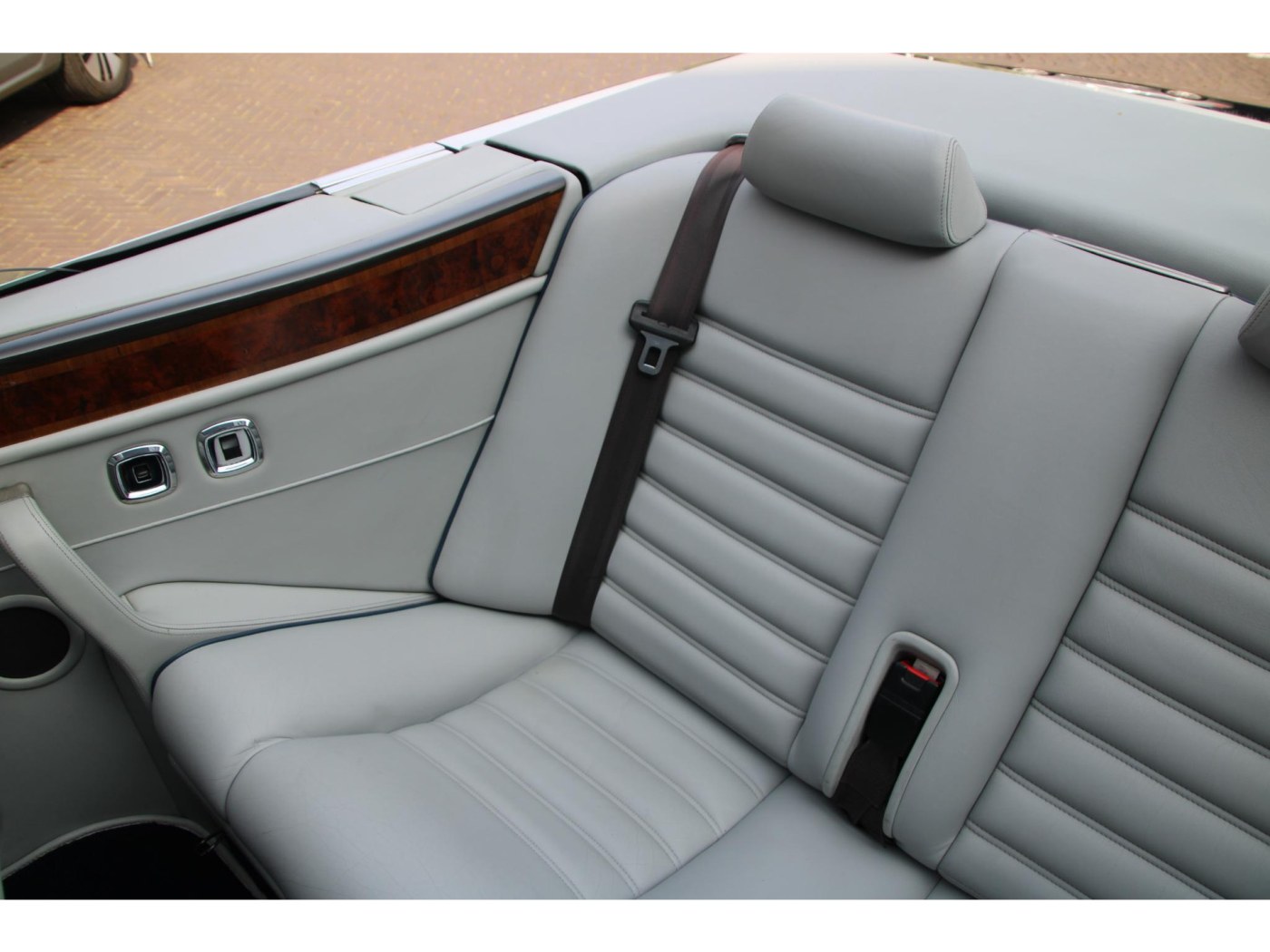 Bentley Azure 6.75 V8 Convertible | 390pk | 750Nm | Youngtimer | Historie | — foto 16 van 44