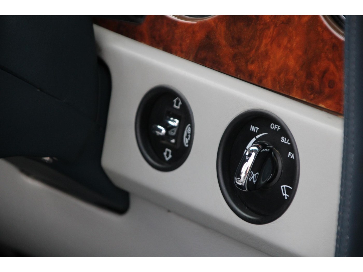 Bentley Azure 6.75 V8 Convertible | 390pk | 750Nm | Youngtimer | Historie | — foto 23 van 44