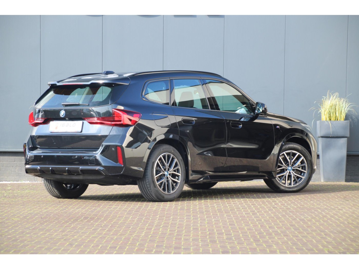 BMW iX1 xDrive30 M-Sport | Trekhaak 1.200kg | stoelverwarming | — foto 25 van 35