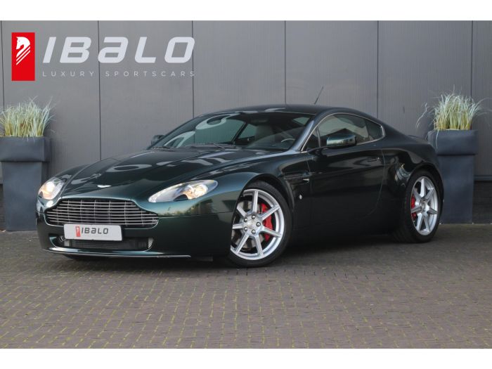 Aston Martin V8 Vantage | Handbak 6 | Green Black | BTW-auto |