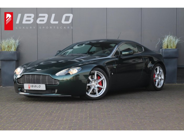 Aston Martin V8 Vantage | Handbak 6 | Green Black | BTW-auto |
